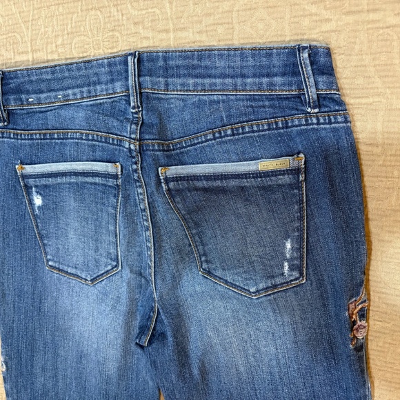 Share  WHBM Straight Crop Jeans Size 2 Denim Floral Embroidered Cropped Raw Edge - Picture 7 of 8